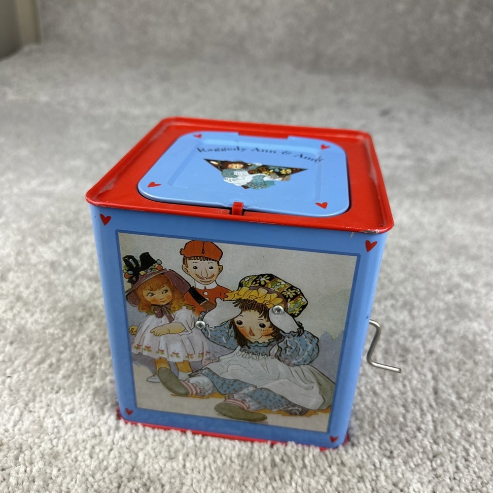 Vintage Raggedy Ann & Andy  Musical Jack-in-The-Box‎ By Schylling.